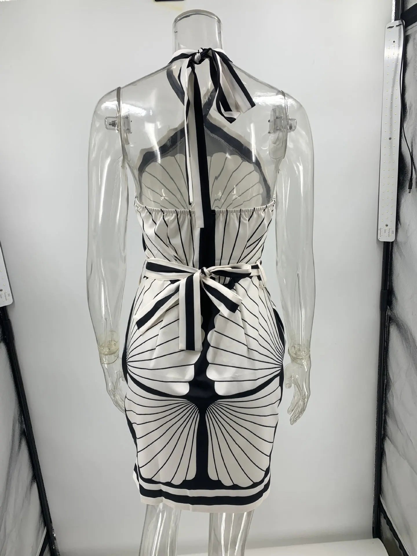 Shell Positioning Printing Halter Tied Dress Gemi